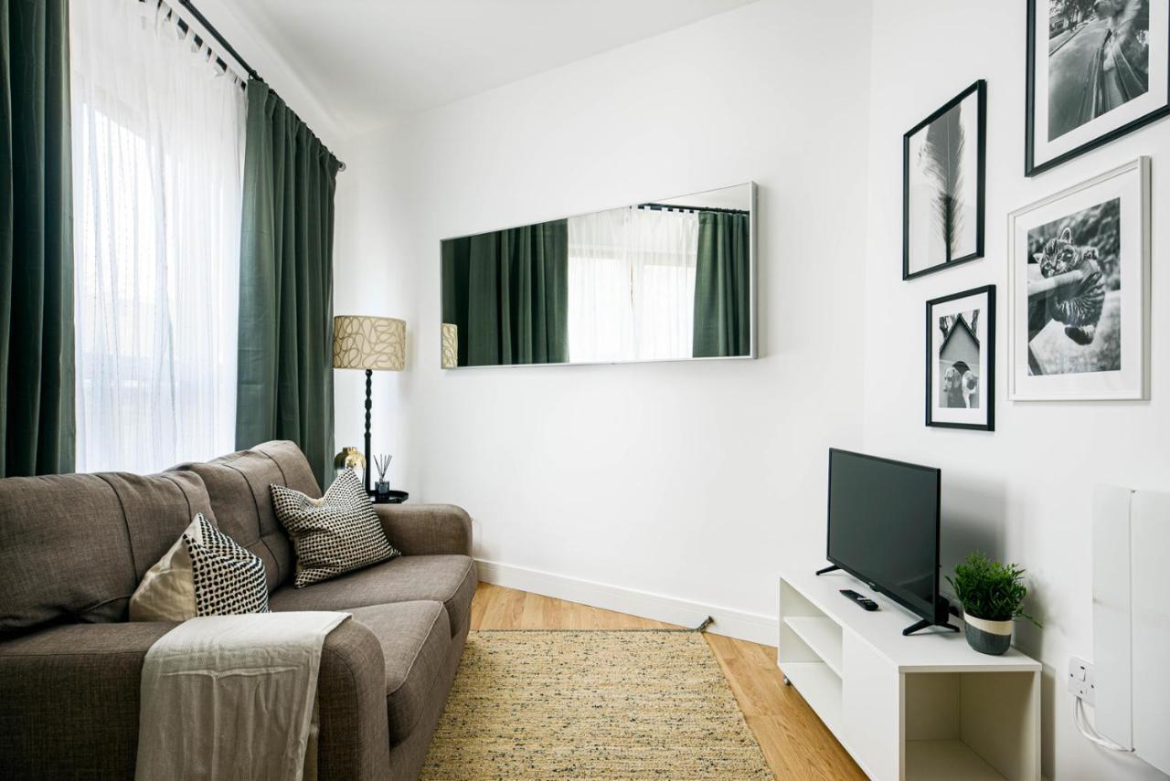 Apartment Charming 1 Bedroom *